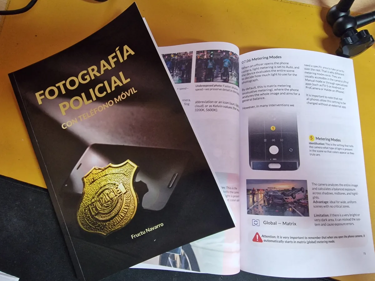 Edición inglesa del libro y páginas interiores